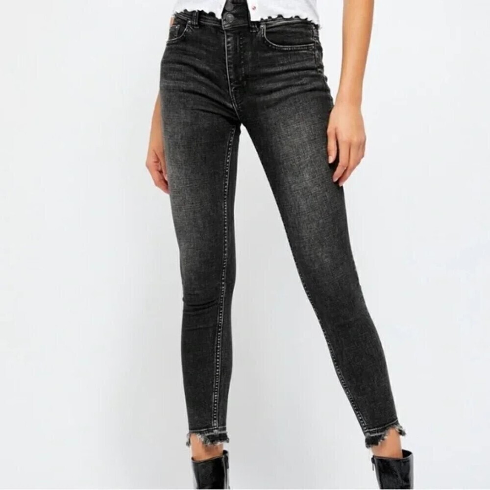 FREE PEOPLE We The Free Wild Child Black Dark Wash Raw Hem Skinny Jeans Size 29